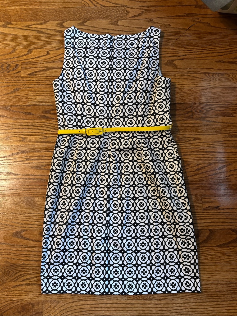 Chaps Black White Print Sheath Dress Yellow Belt Sleeveless Women's Size 14